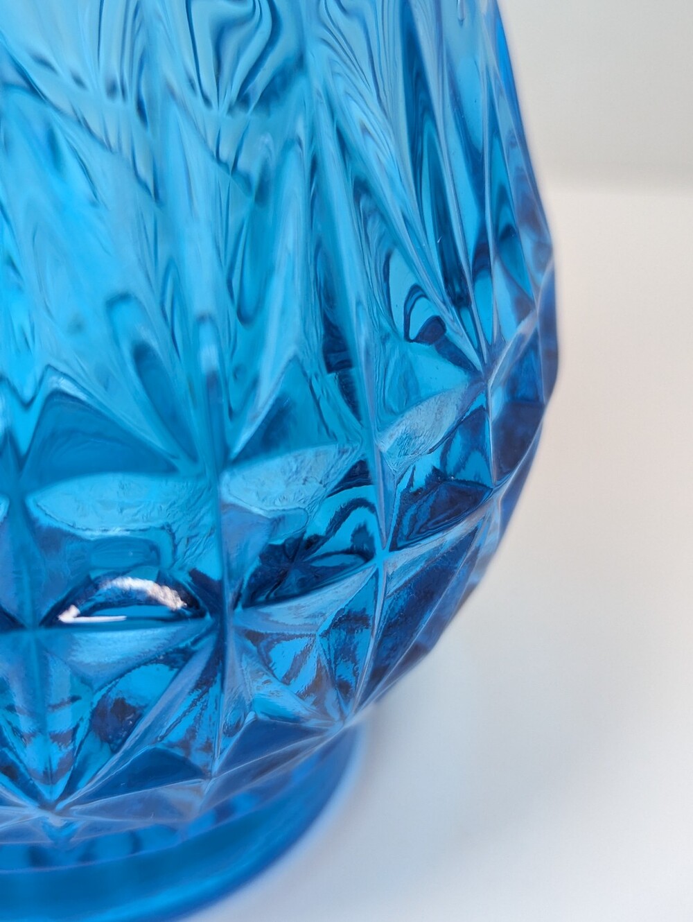 VTG Blue Art Glass Vase 14" Tall Asymmetrical Wavy Rim Faceted Geometric Base - Picture 6 of 12